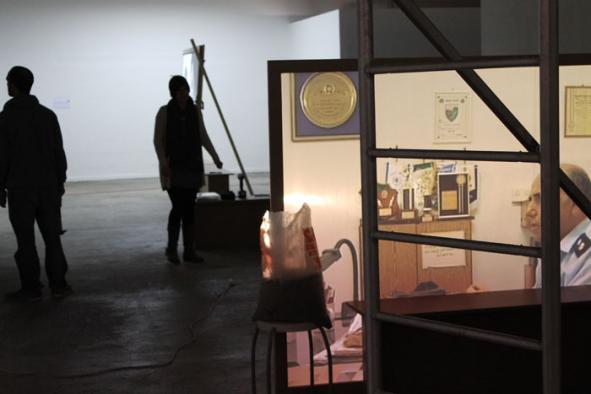 Ariella Azoulay, montage de l'exposition, Février 2014