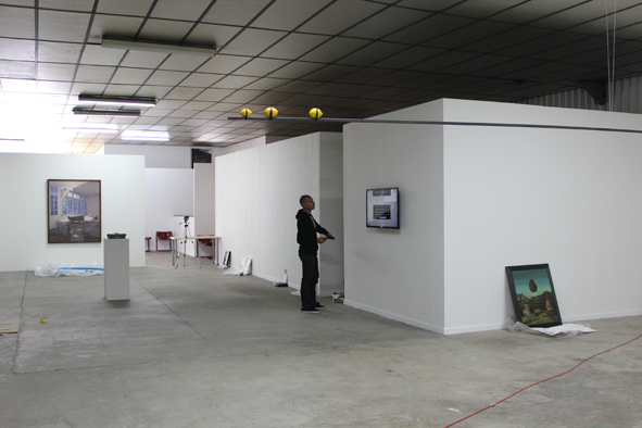 Montage du volet I de l'exposition, vue de l'exposition au BBB centre d'art, 2014, Katinka Bock, Laurent Grasso, Marie Cool Fabio Balducci, Pavel Büchler, Philippe Ramette | © BBB centre d'art