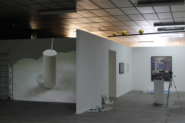 Montage du volet I de l'exposition, vue de l'exposition au BBB centre d'art, 2014, Katinka Bock, Boris Achour, Pavel Büchler, Philippe Ramette | © BBB centre d'art