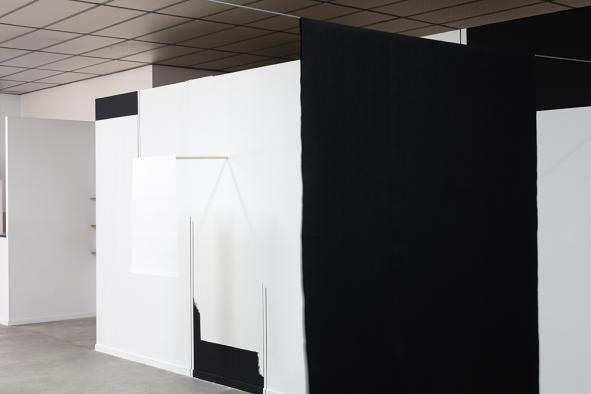 BBB centre d'art, Olivier Nottellet, exposition « Zone de ralentissement », vue d'exposition, 2015, crédit photo : Yohann Gozard