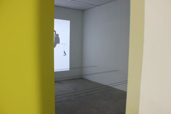 Montage de l'exposition « Zone de ralentissement » d'Olivier Nottellet, 23 septembre 2015, © BBB centre d'art - ADAGP, Paris 2015