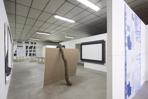 Vue de l'exposition collective « Trouble in painting » au BBB centre d'art, 2015. Crédit photo Yohann Gozard, 2015.