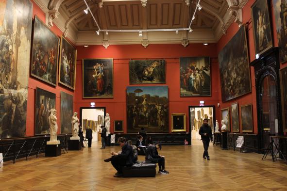 découverte des peintures du salon rouge au Musée des Augustin lors du stage de février