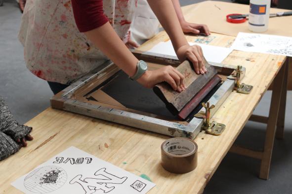 Atelier sérigraphie à La Mèche - stage Mercredis culturels, avril 2018  © BBB centre d'art