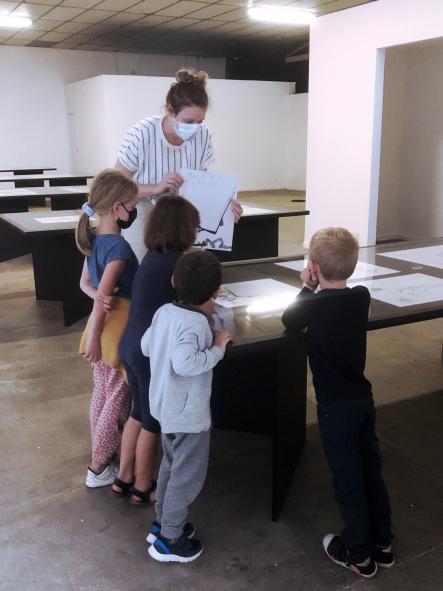 À tâtons, visite atelier de l'exposition Kiki Kogelnik, 2 octobre 2021, BBB centre d'art
