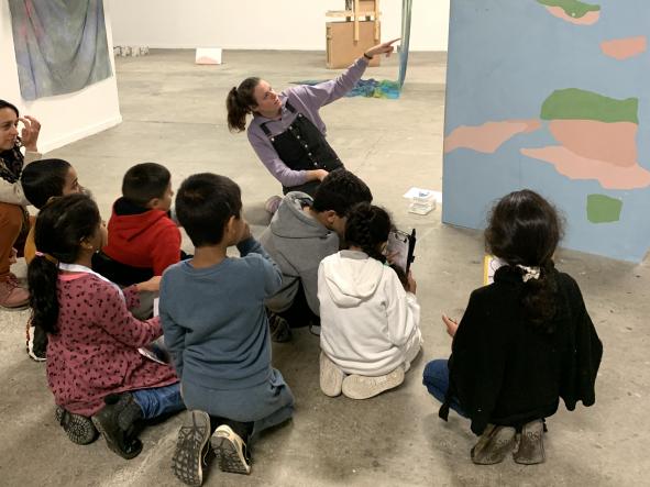 Visite scolaire, exposition « Et j'ai vu le bout du pays où les nuages sont infinis », 2022, BBB centre d'art