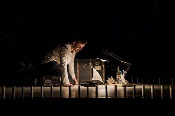 Spectacle « Bateau », compagnie Les Hommes sensibles, 2020. Crédit photo : Gaby Merz