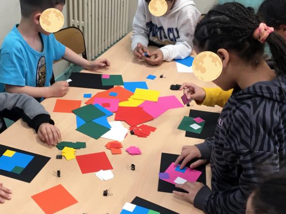 Projet « Rendez-vous dans l’espace » avec l’artiste Arnaud Loumeau, fresque murale réalisé avec les enfants CLAE, en partenariat avec le BBB centre d’art, 2023.