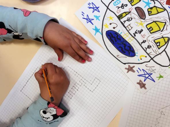 Projet « Rendez-vous dans l’espace » avec l’artiste Arnaud Loumeau, fresque murale réalisé avec les enfants CLAE, en partenariat avec le BBB centre d’art, 2023.